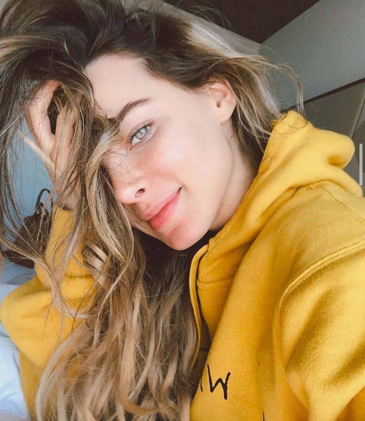 Belinda le lleva mucho a edad a Christian Nodal
