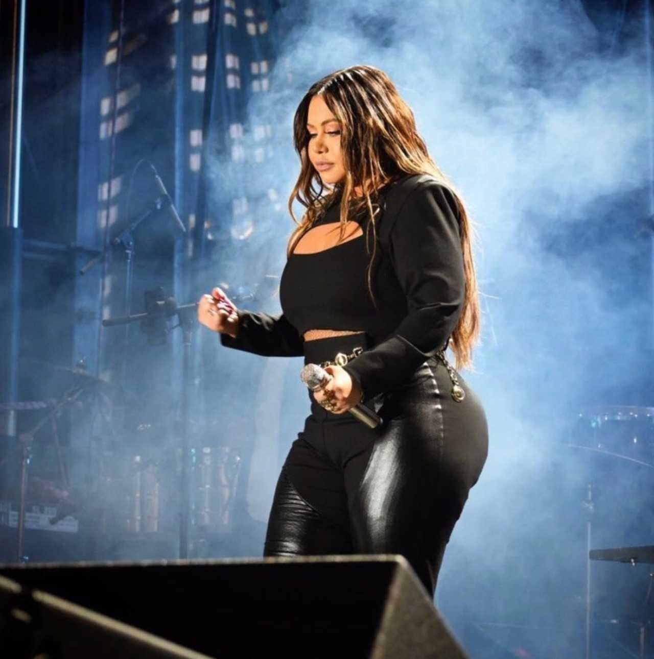 Chiquis Rivera habría sido víctima de abuso de su tía