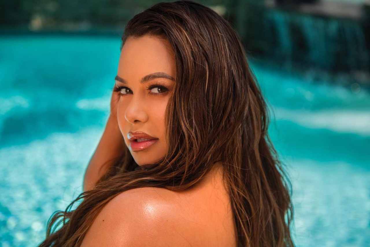 Chiquis manda indirectas