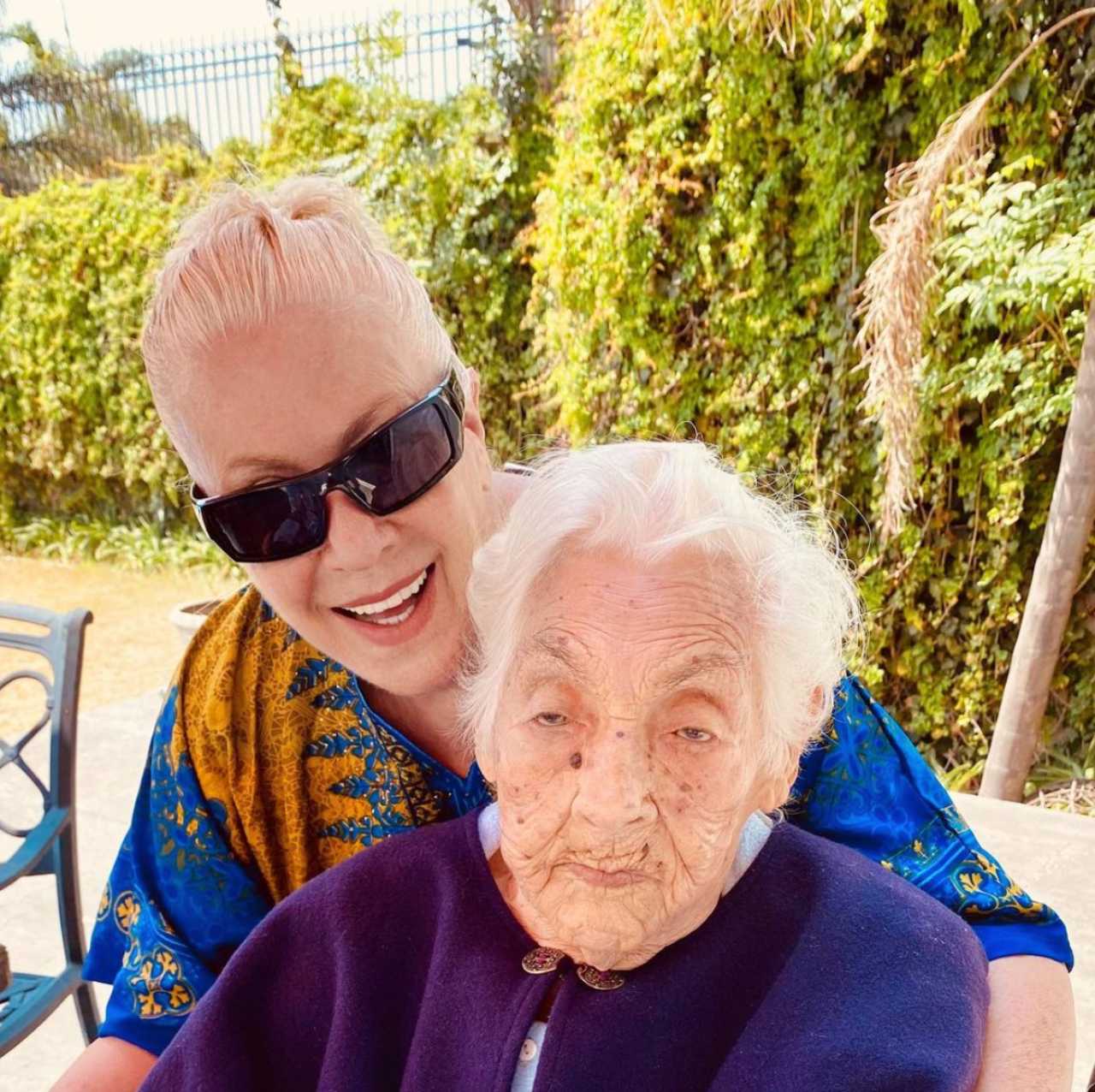 Laura Zapata acusa a sus hermanas de robarle a su abuela