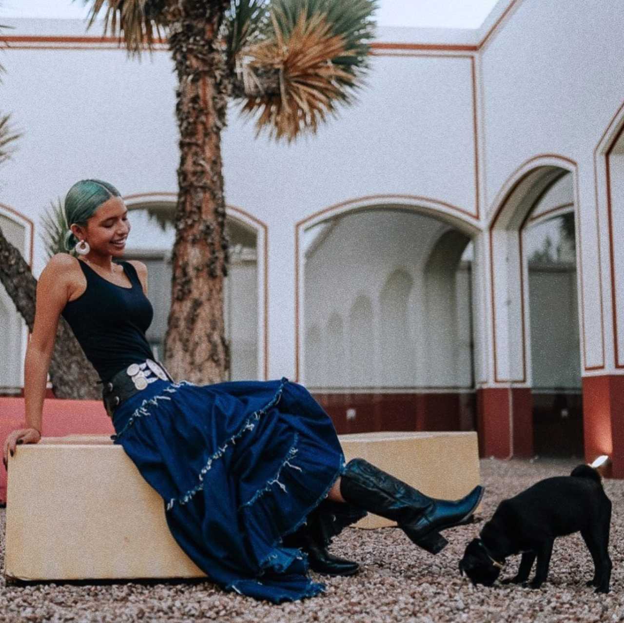 La lujosa mansión de Ángela Aguilar