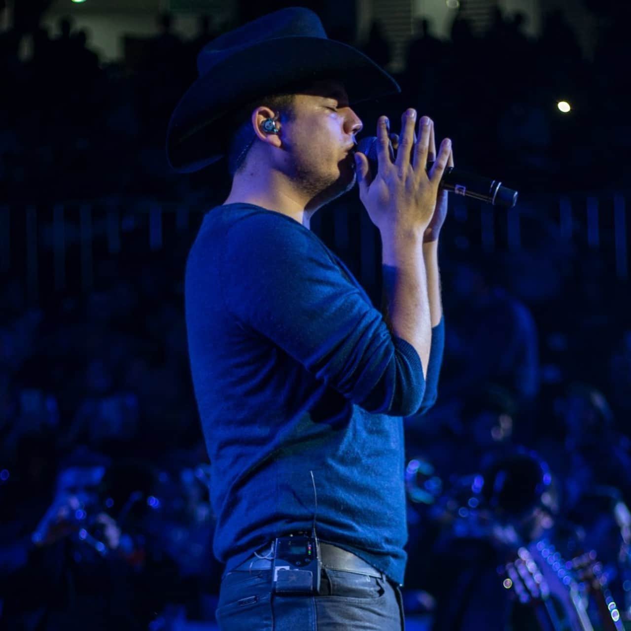 Remmy Valenzuela denuncia golpear primo y su novia