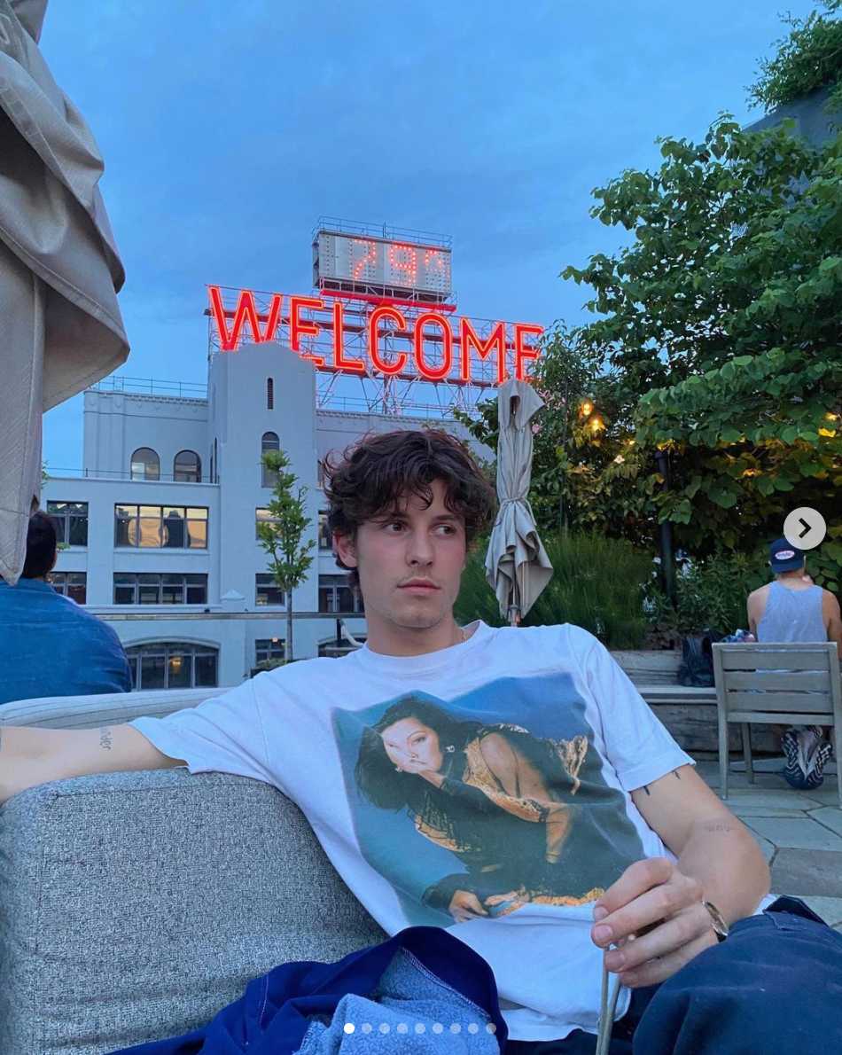 Shawn Mendes usa playera de Ana Gabriel