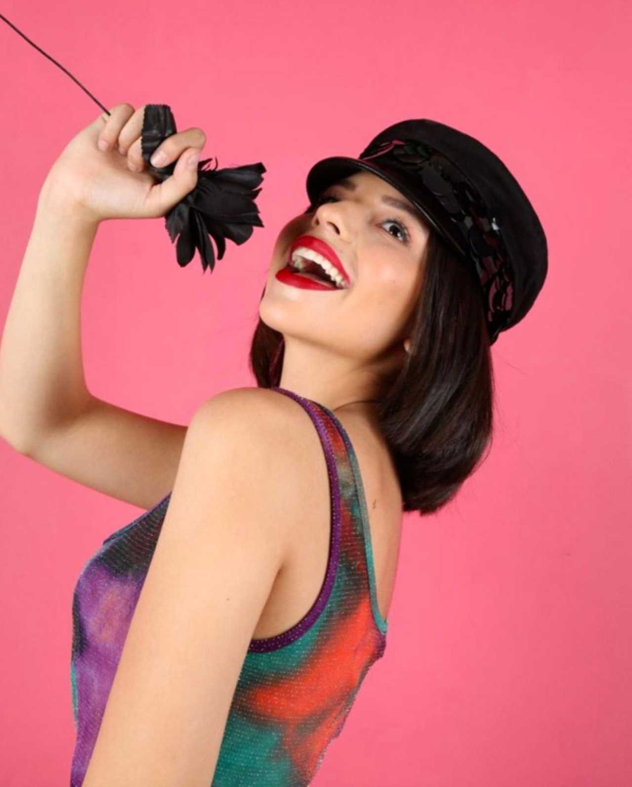 ¿Ángela Aguilar tiene tatuajes?