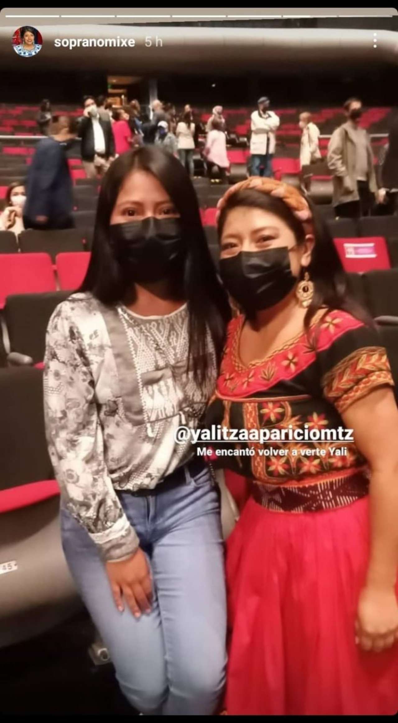 El outfit maravilloso de Yalitza Aparicio