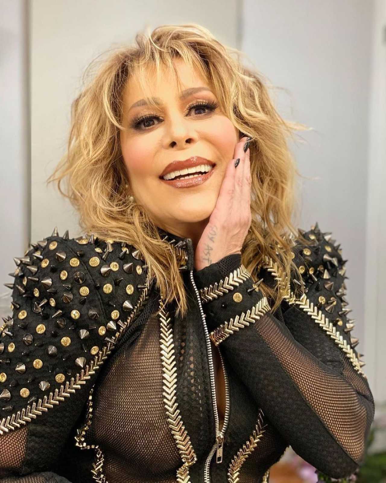 Alejandra Guzman atrapada carro inundacion