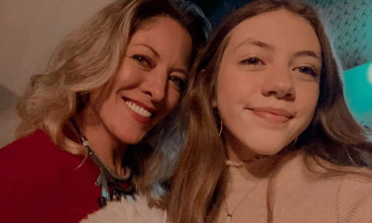 Andrea Noli hija con Jorge Salinas