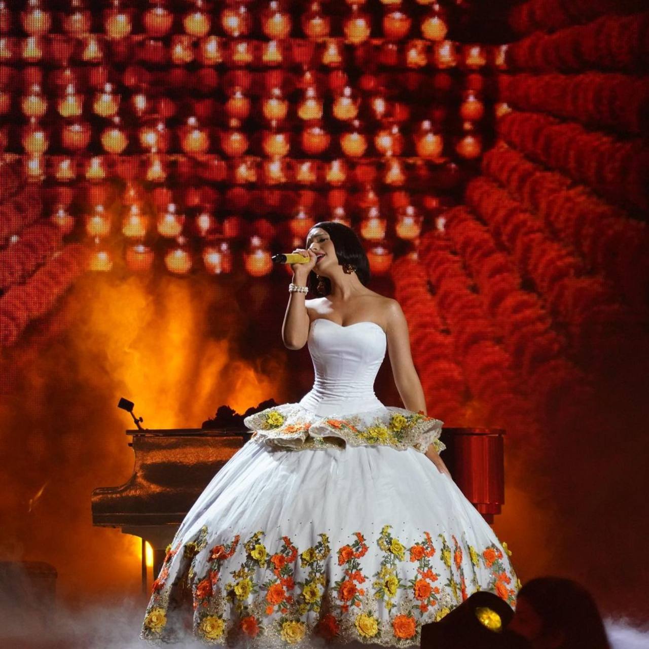 Angela Aguilar batea Nodal cantar nuevamente