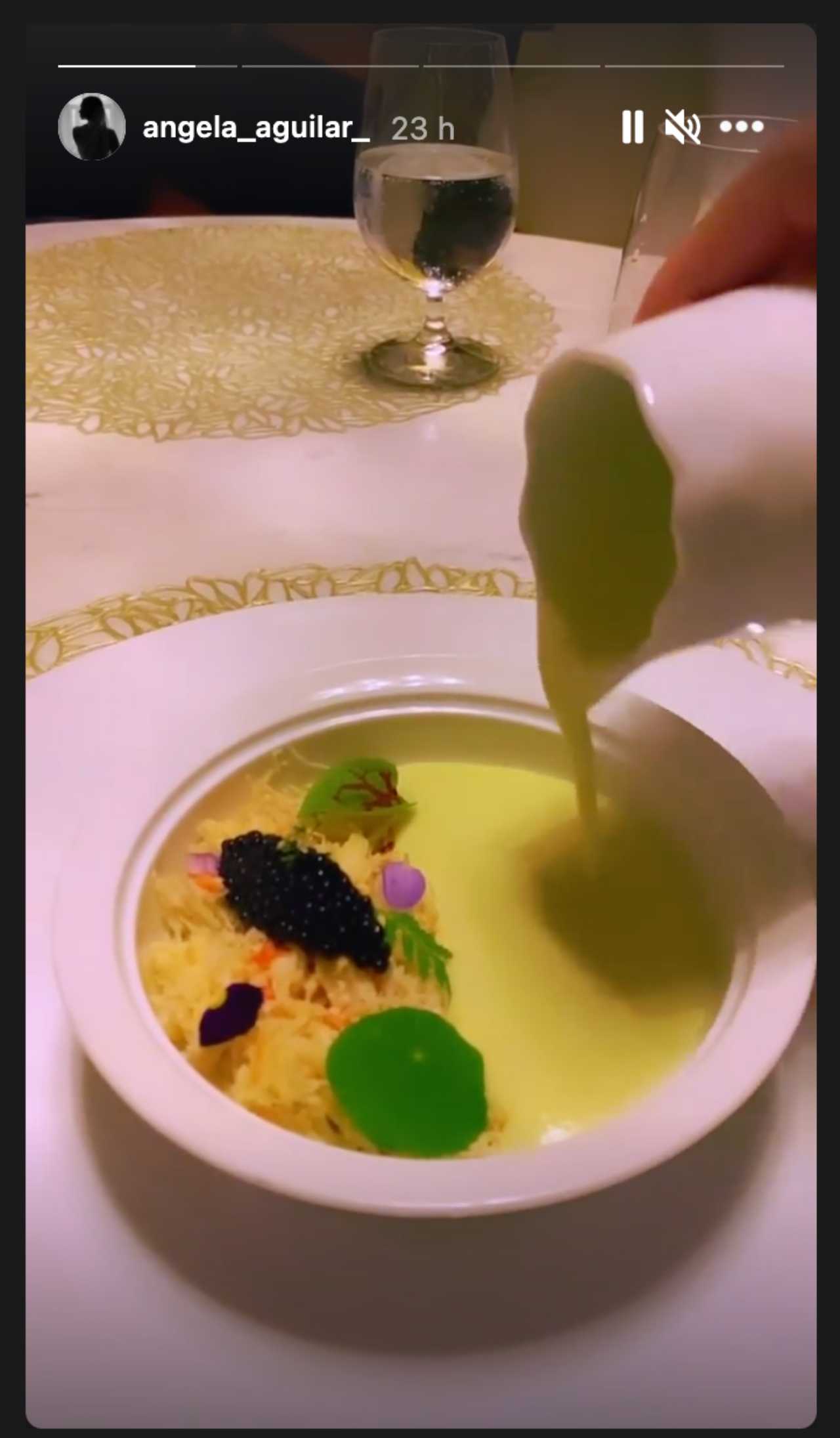 Ángela Aguilar visitó un exclusivo restaurante en Miami