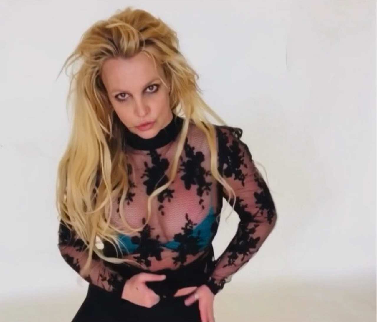 Britney enloqueciendo en Instagram