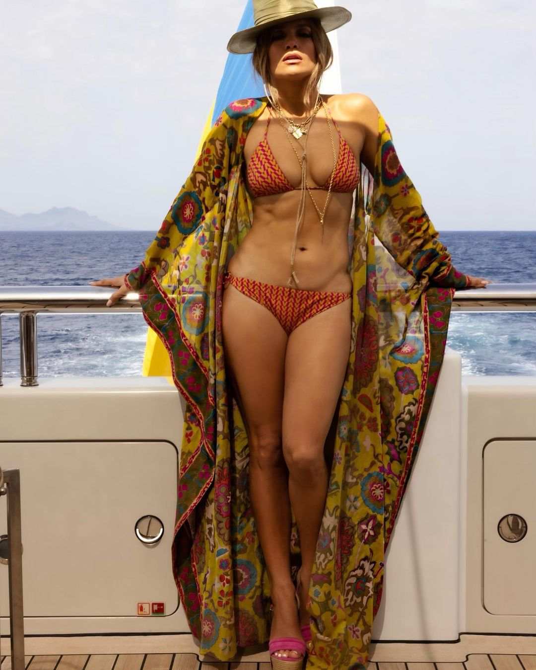 JLo festeja su cumpleaños