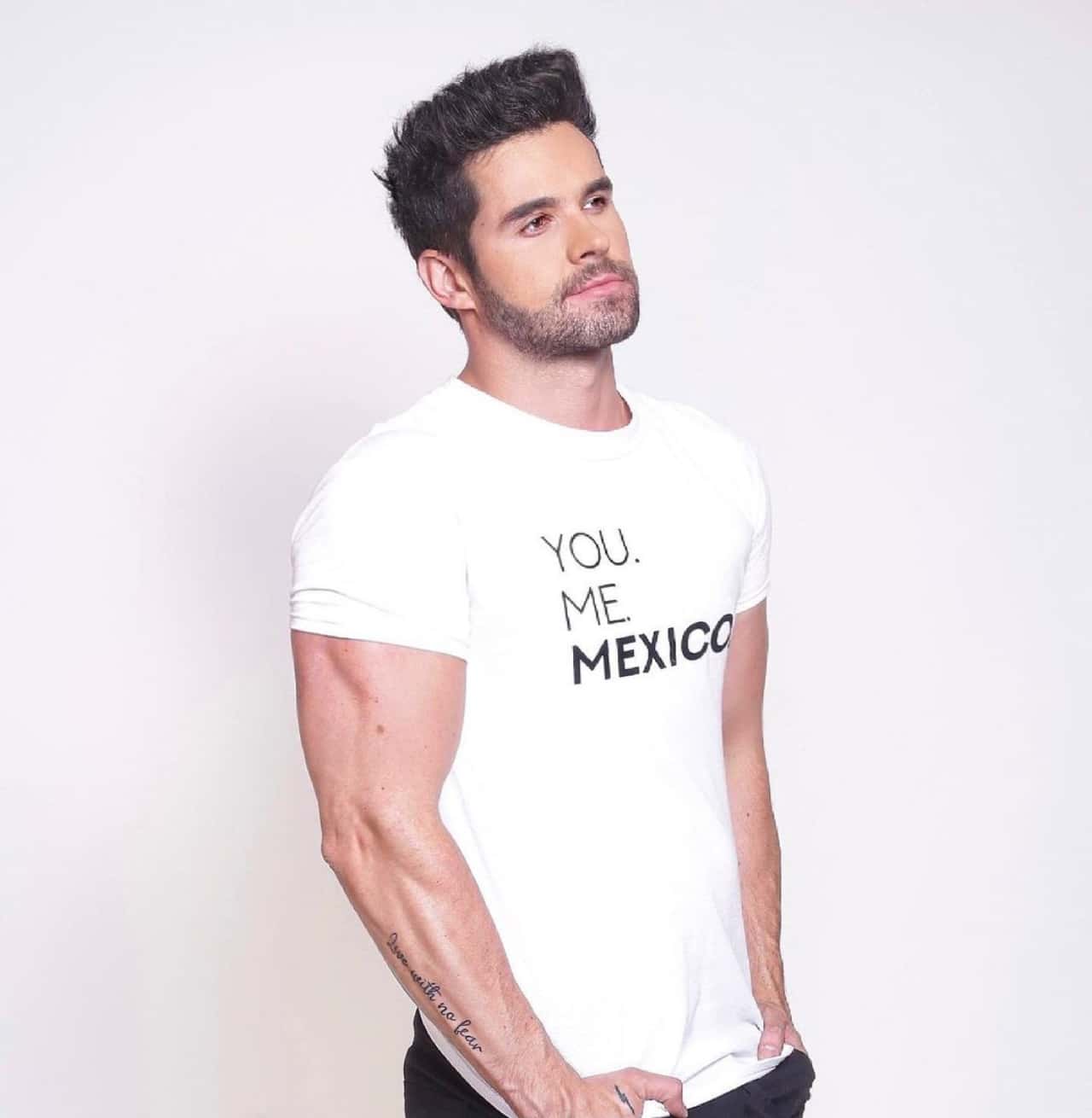 Eleazar Gomez reaparece video musical