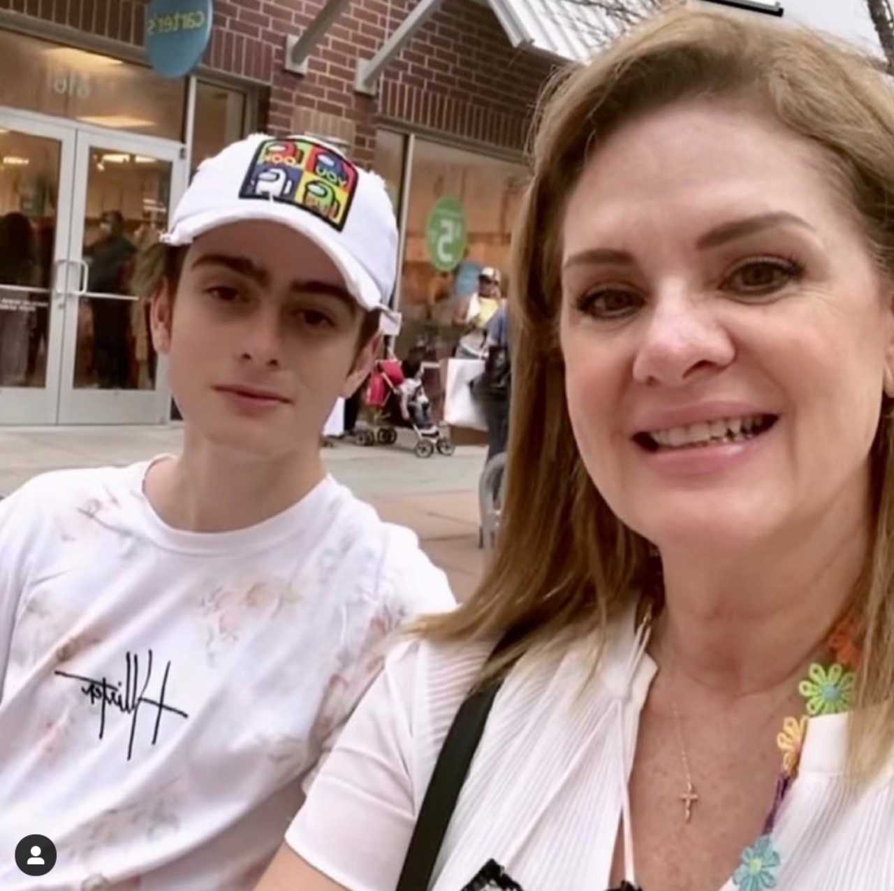 Erika Buenfil con su hijo Nicolás