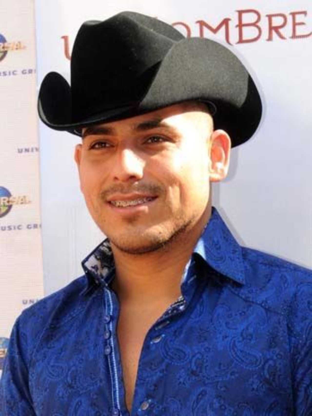 Espinoza Paz no será padrino
