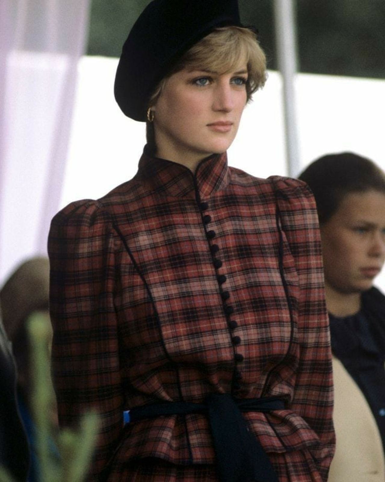 Lady Di siempre elegante boina