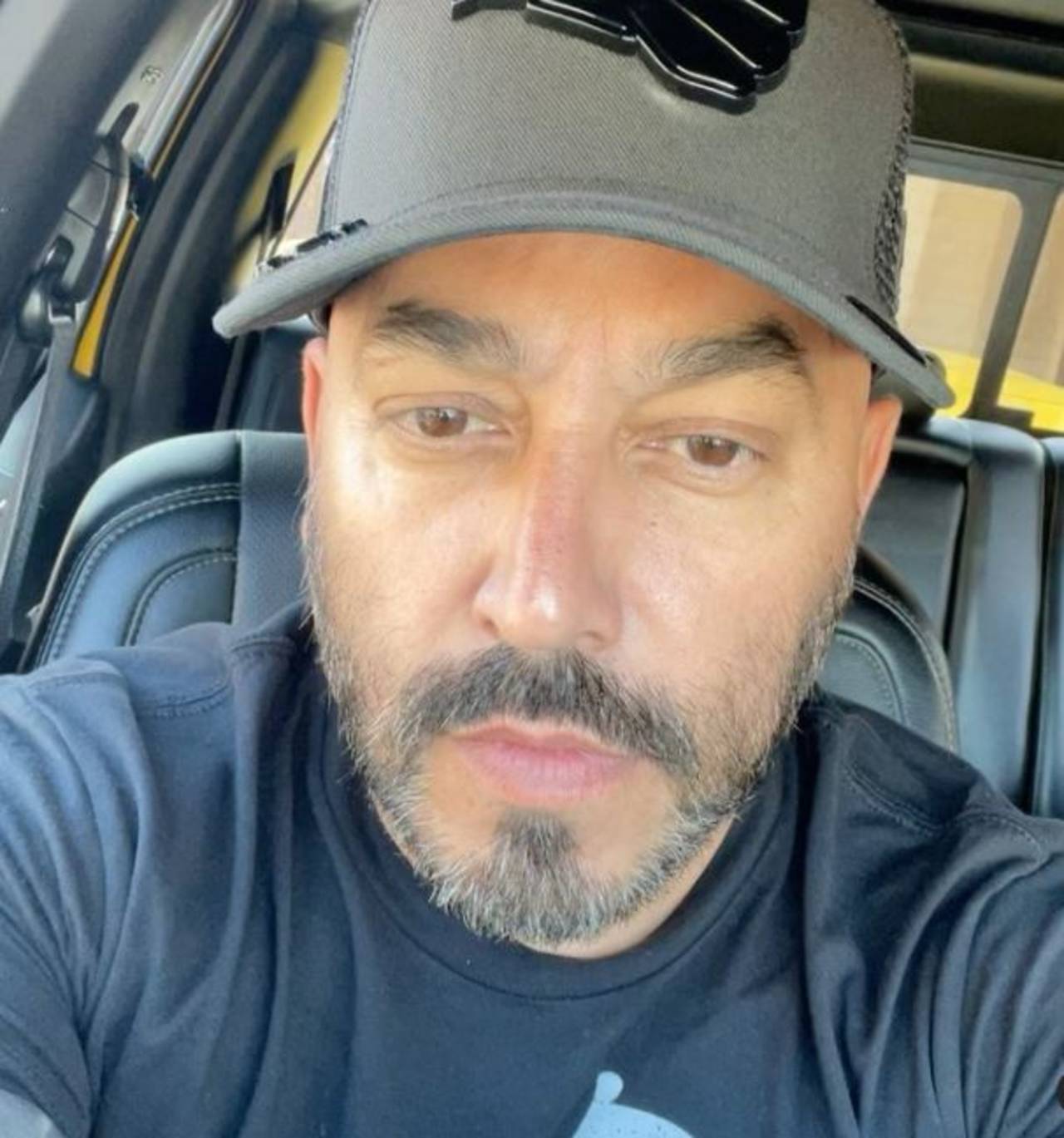 Lupillo contra su ex Mayeli por hombre bajándose el pantalón frente a sus hijos