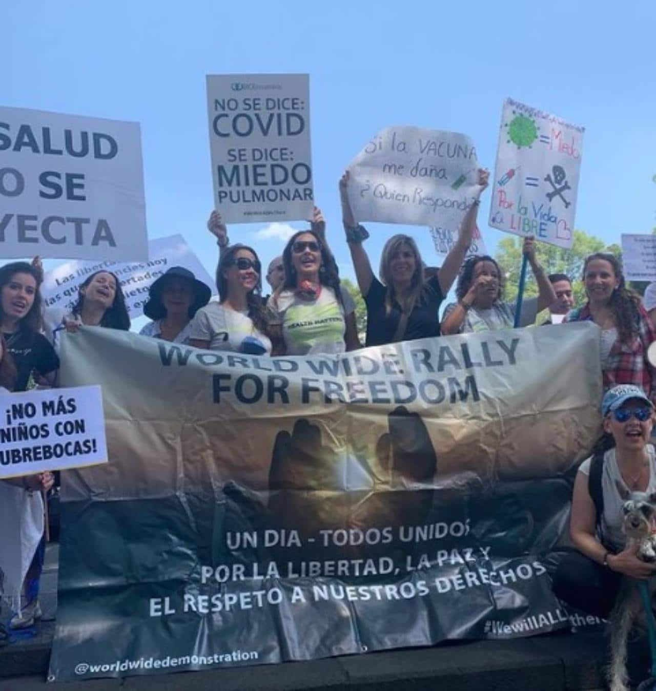Veronica del castillo marcha contra vacuna
