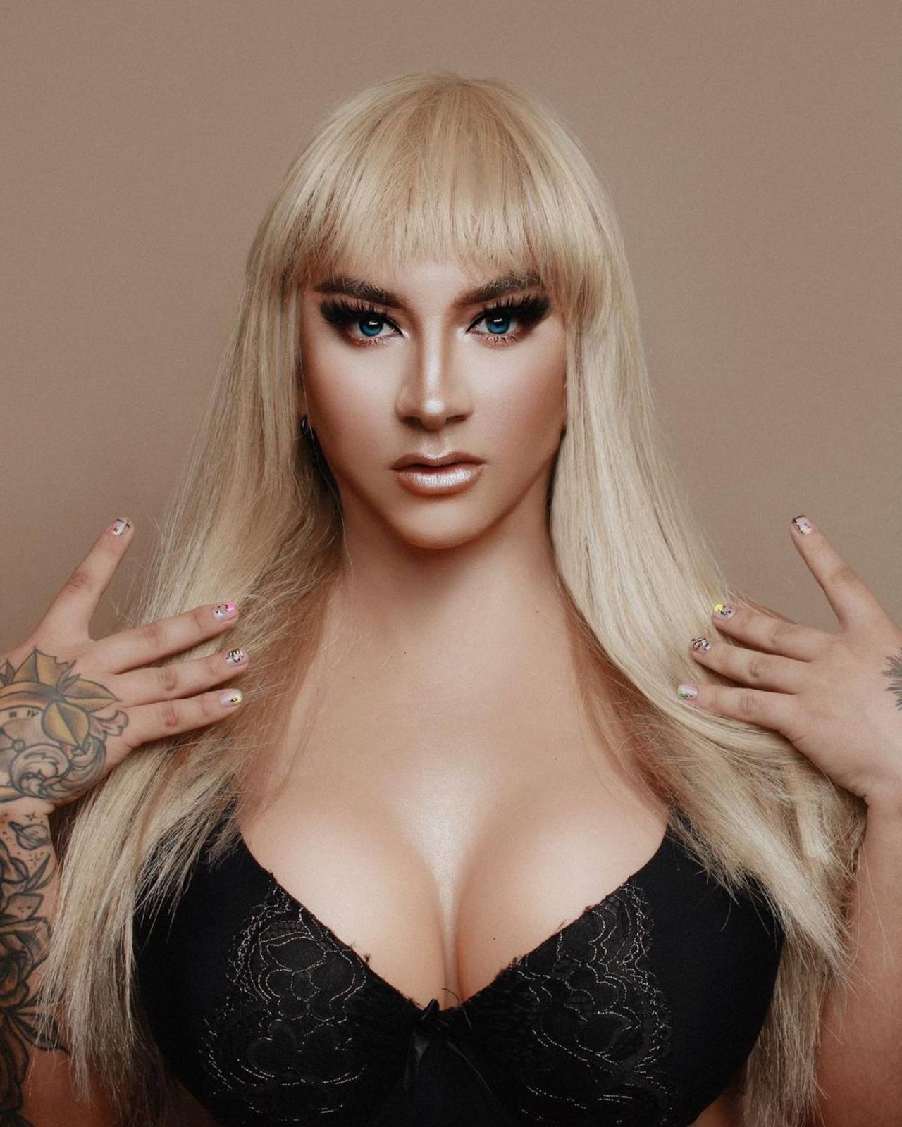 Mario Aguilar se maquilla como Drag Queen