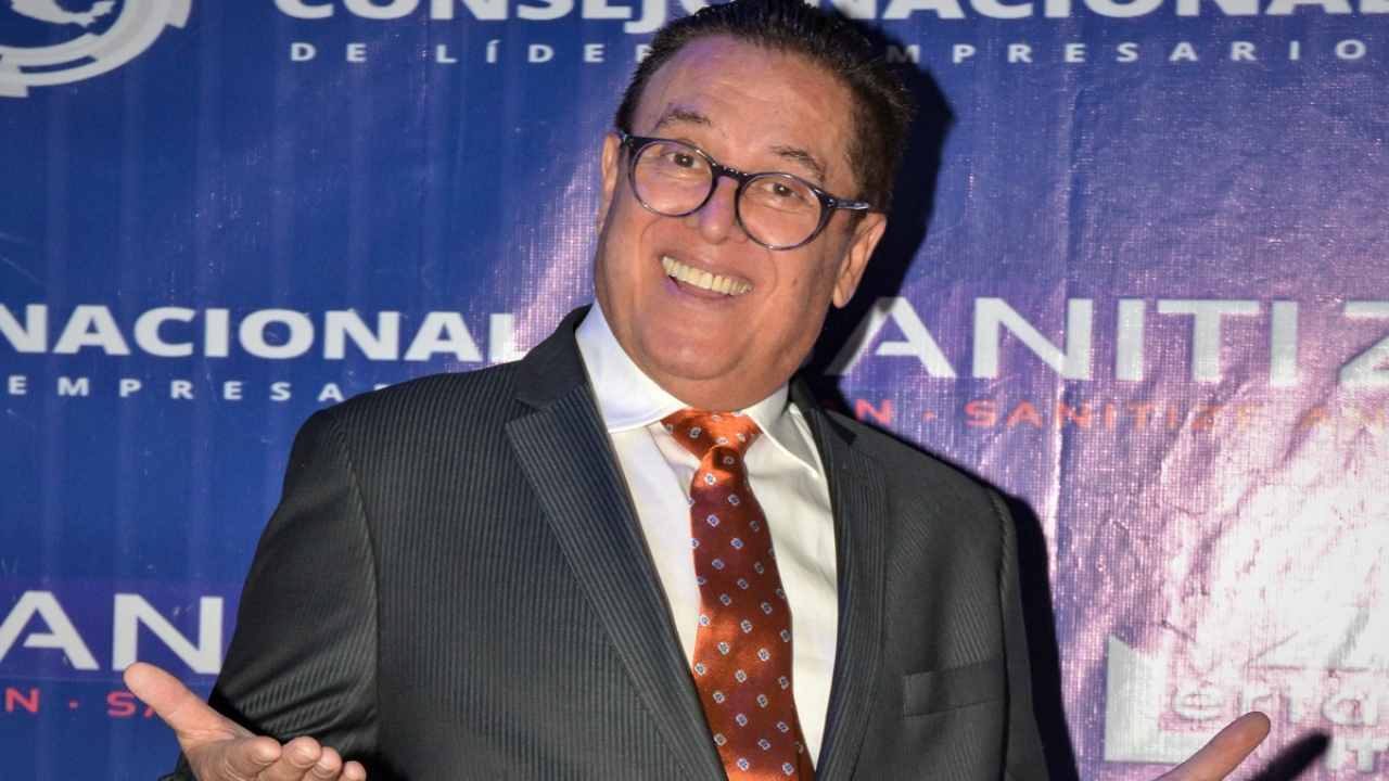 Mario Bezares planea serie de Paco Stanley