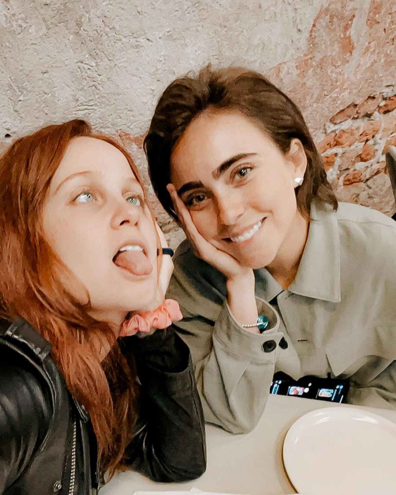 Natasha y Karla Farfán