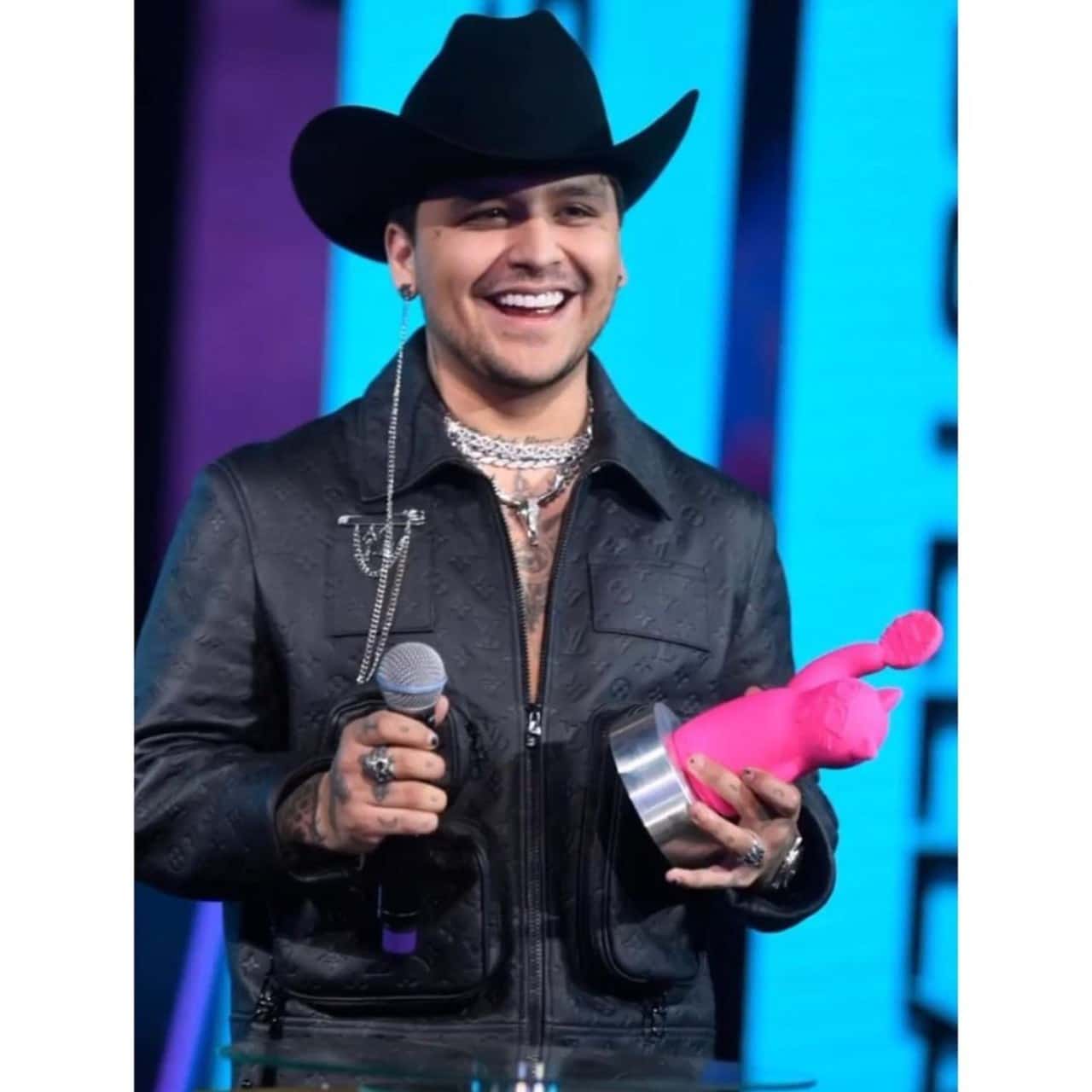Nodal gana MTV MIAW hit ano