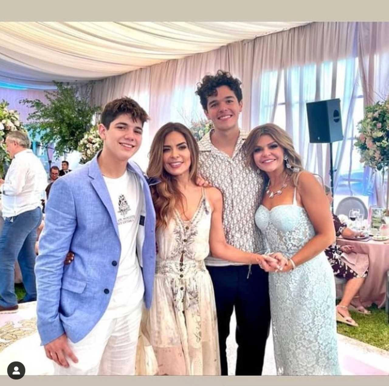 Primera Comunión de la hija de Itatí Cantoral