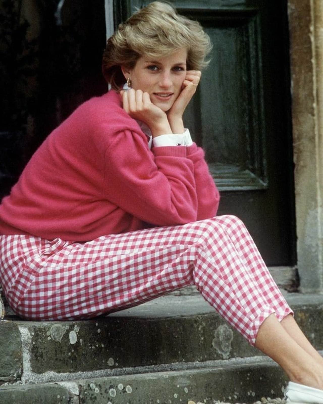 Princesa Diana look rosa cuadros