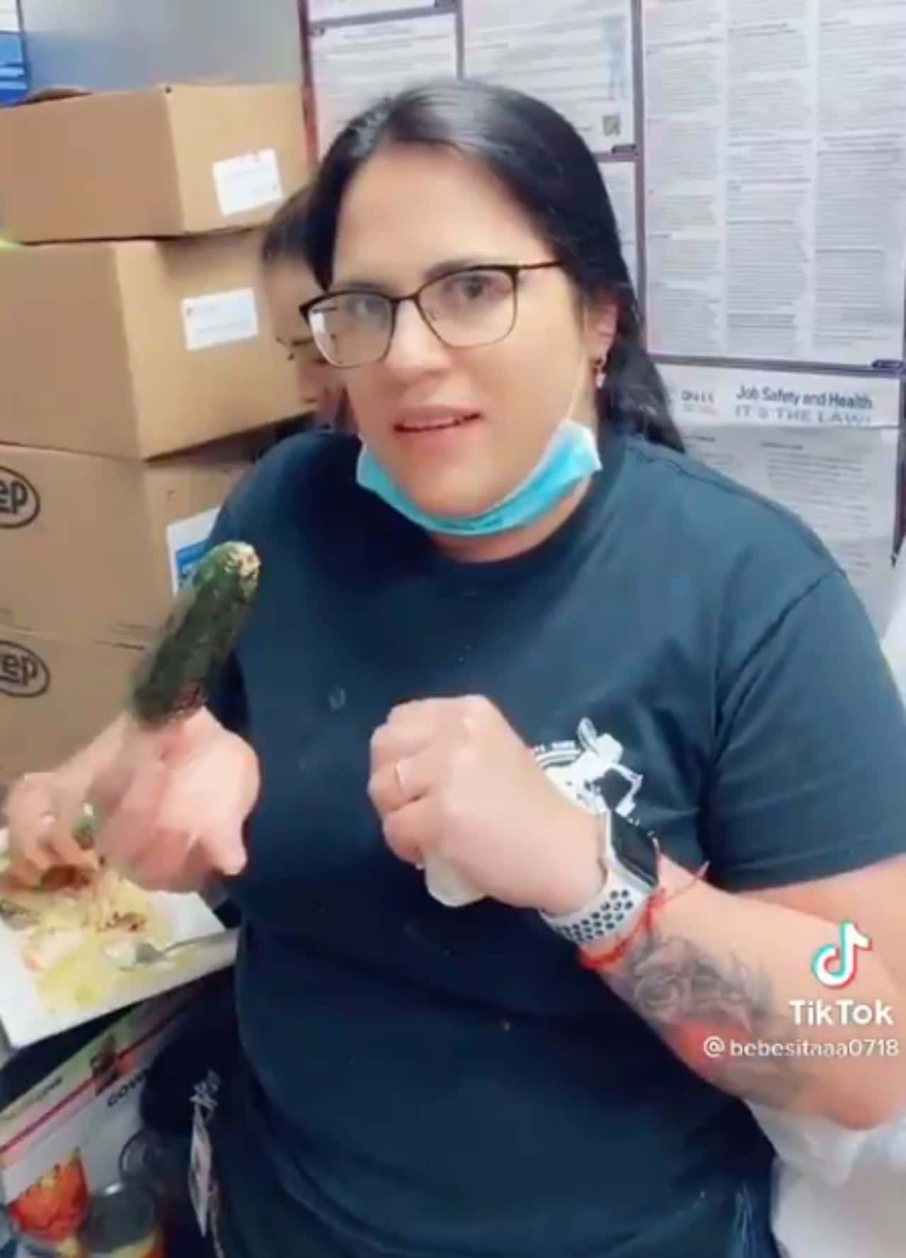 Puertorriqueña come chile toreado