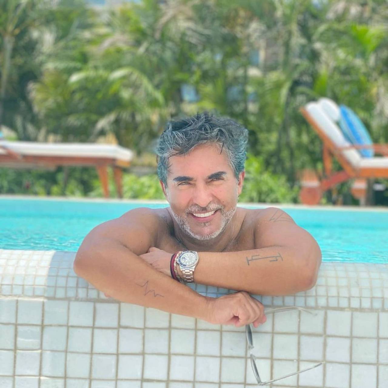 Raúl Araiza ya tiene nueva novia y es 20 años menor 
