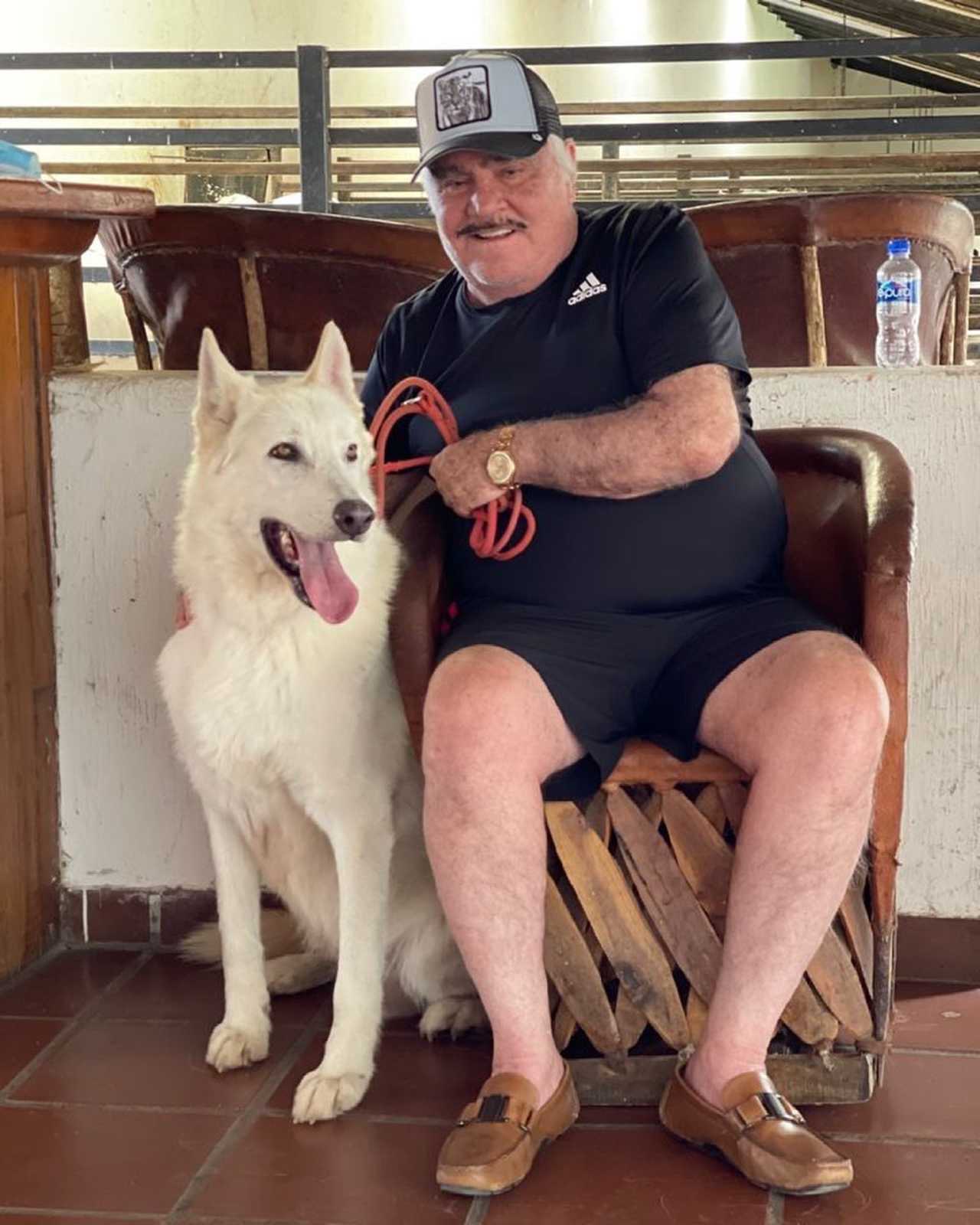 Vicente Fernández usa zapatos de 20 mil pesos
