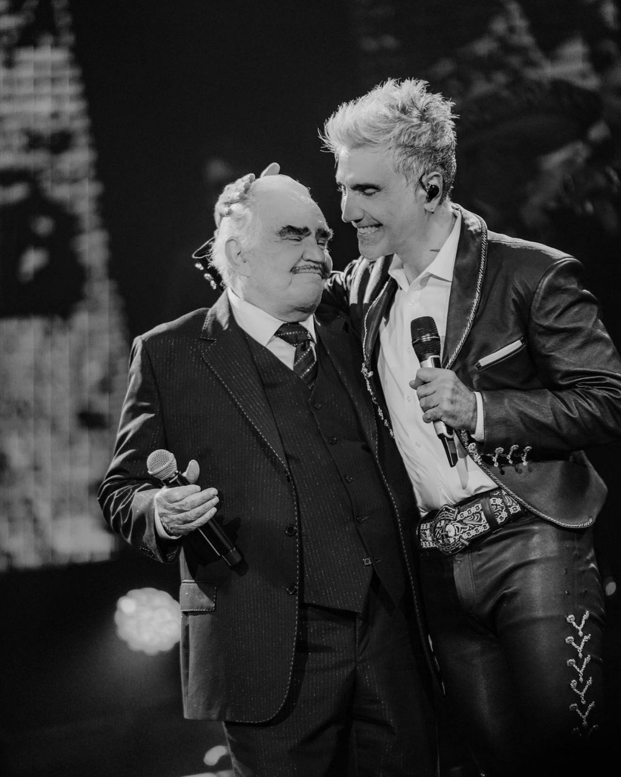 Alejandro fernandez mensaje papa Vicente Fernandez