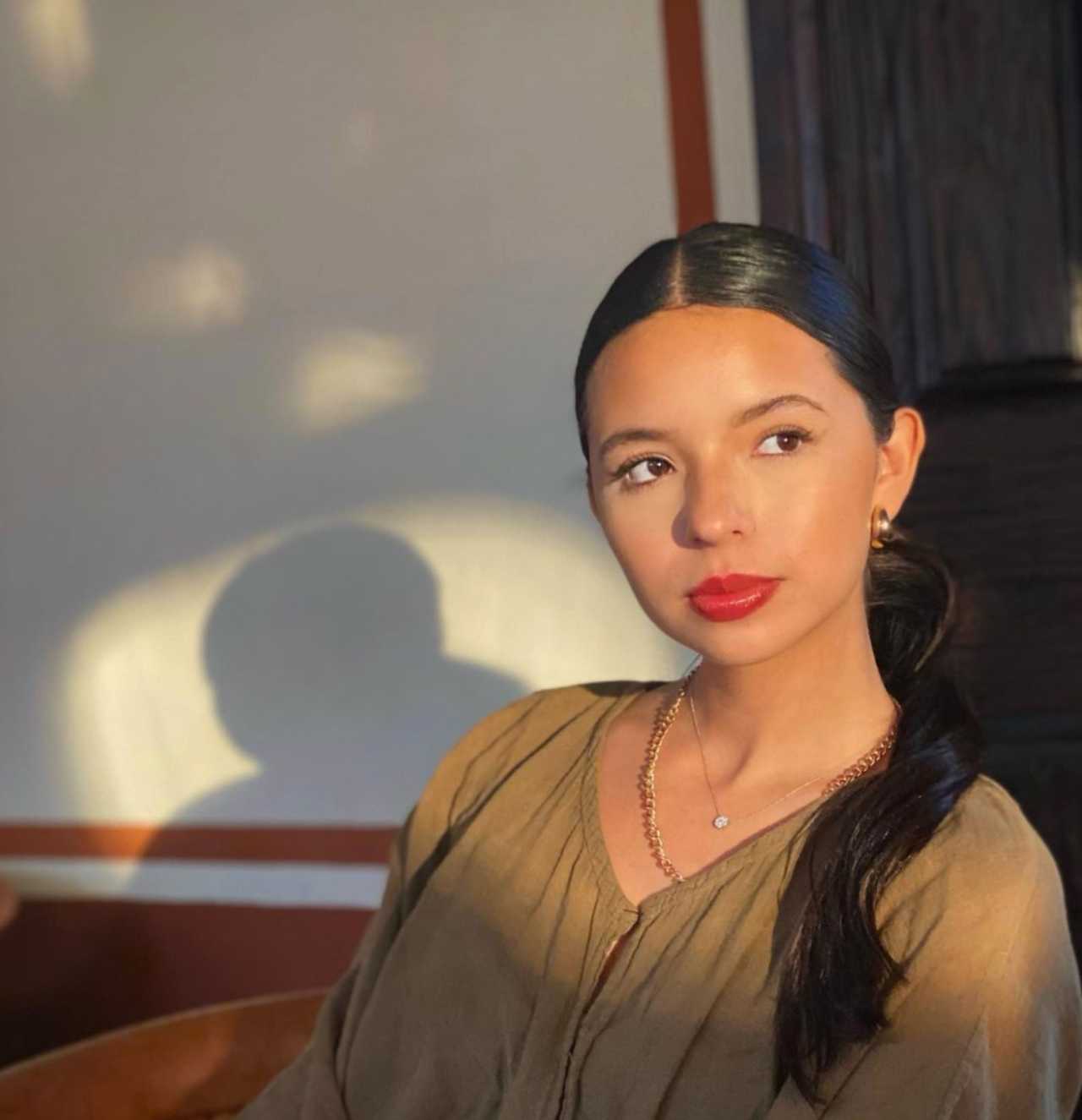 Ángela Aguilar canta las Fuentes de Ortiz