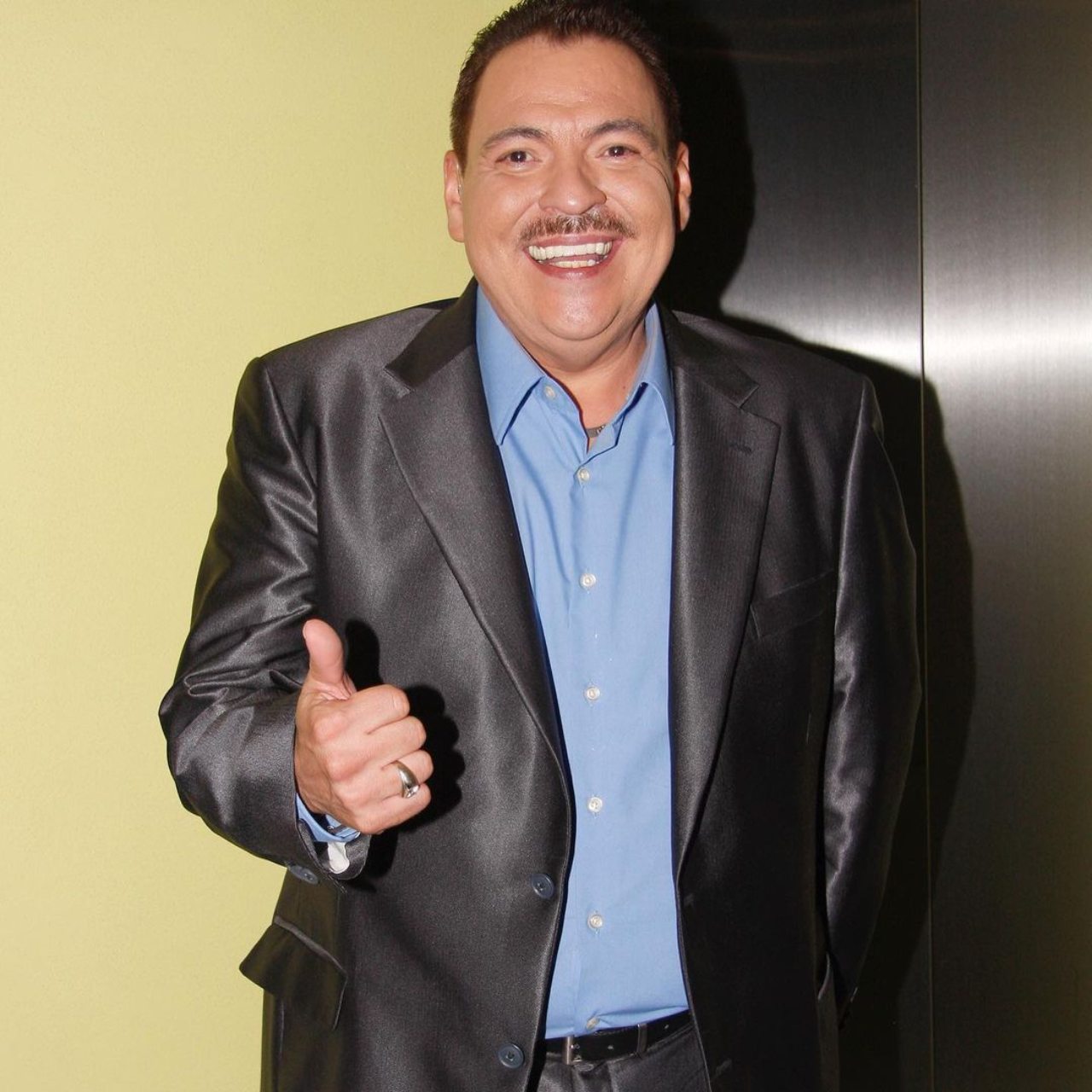 Julio Preciado es hospitalizado derrame ojo