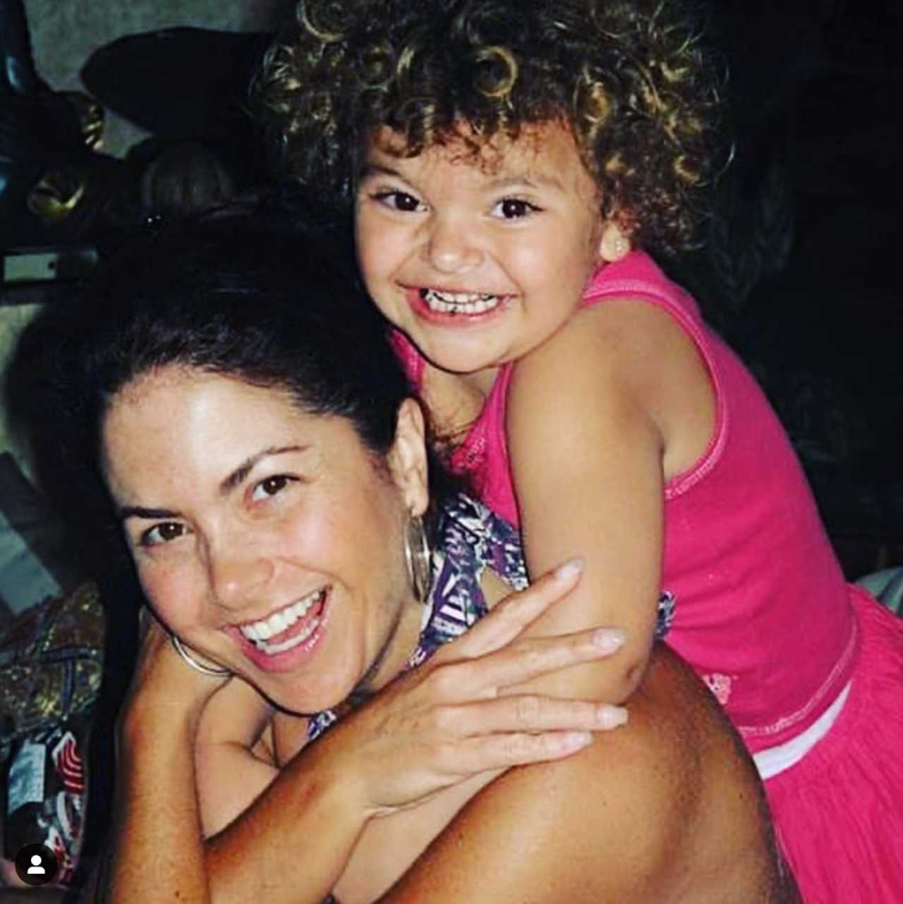 Lucero Mijares niña con su mamá