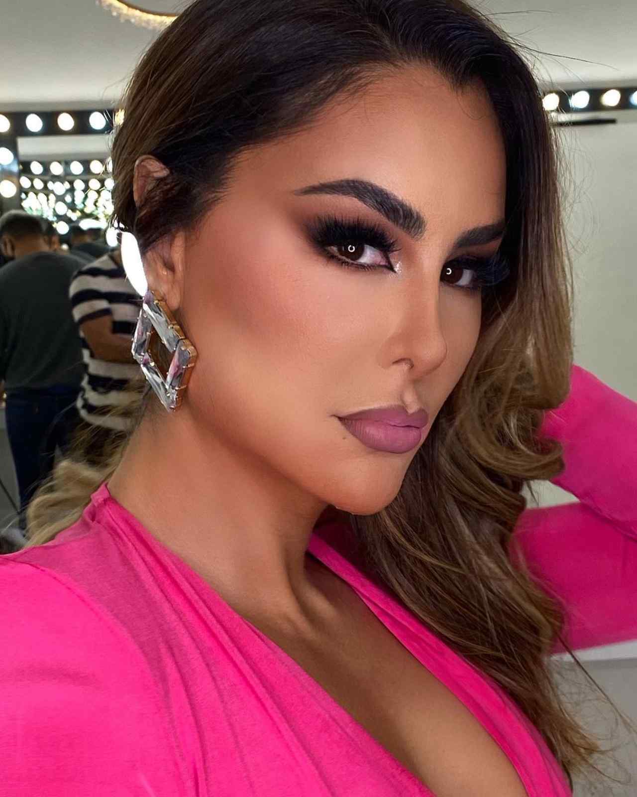 Ninel Conde nariz look
