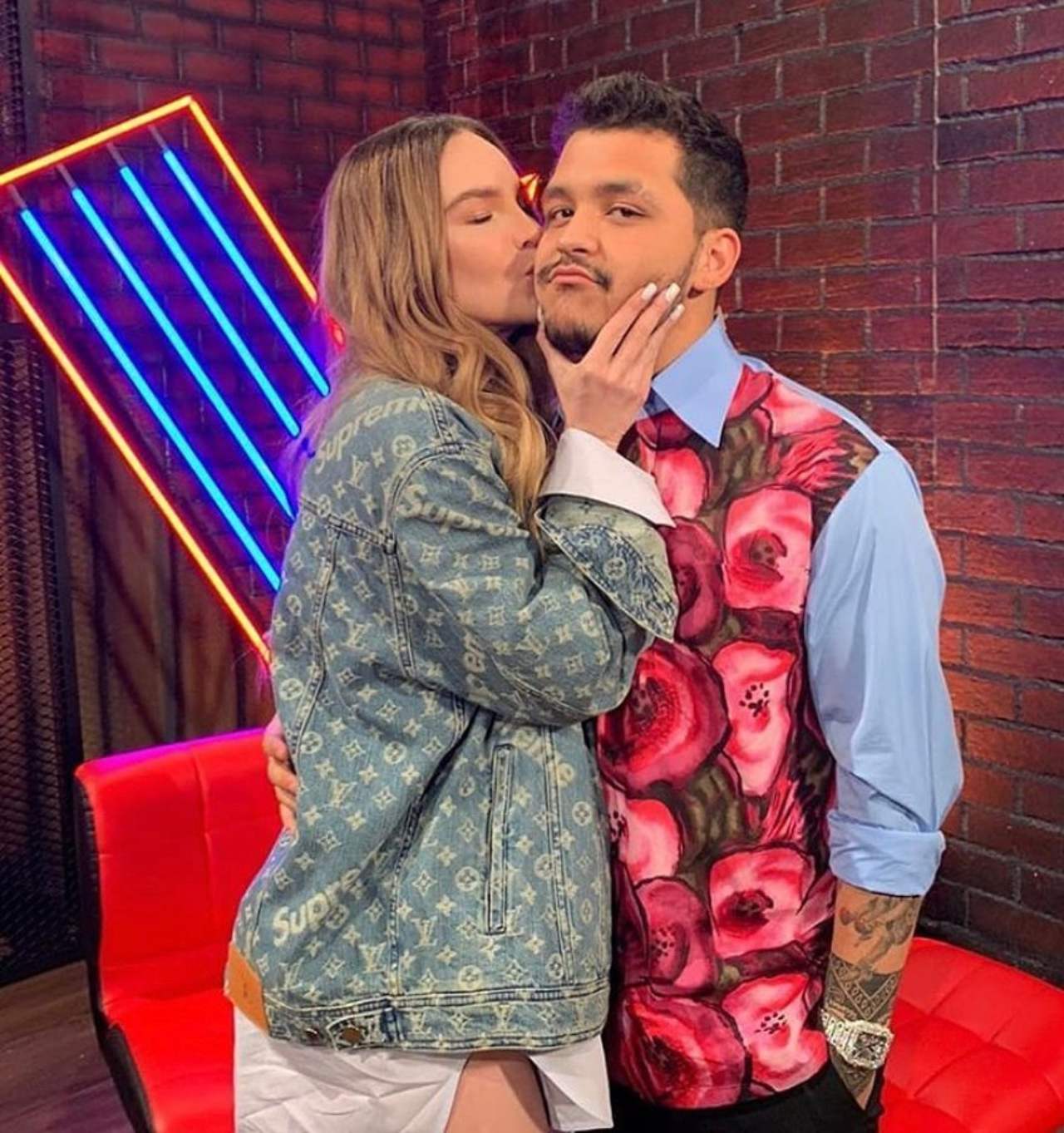 Nodal hace sorpresa Belinda de aniversario