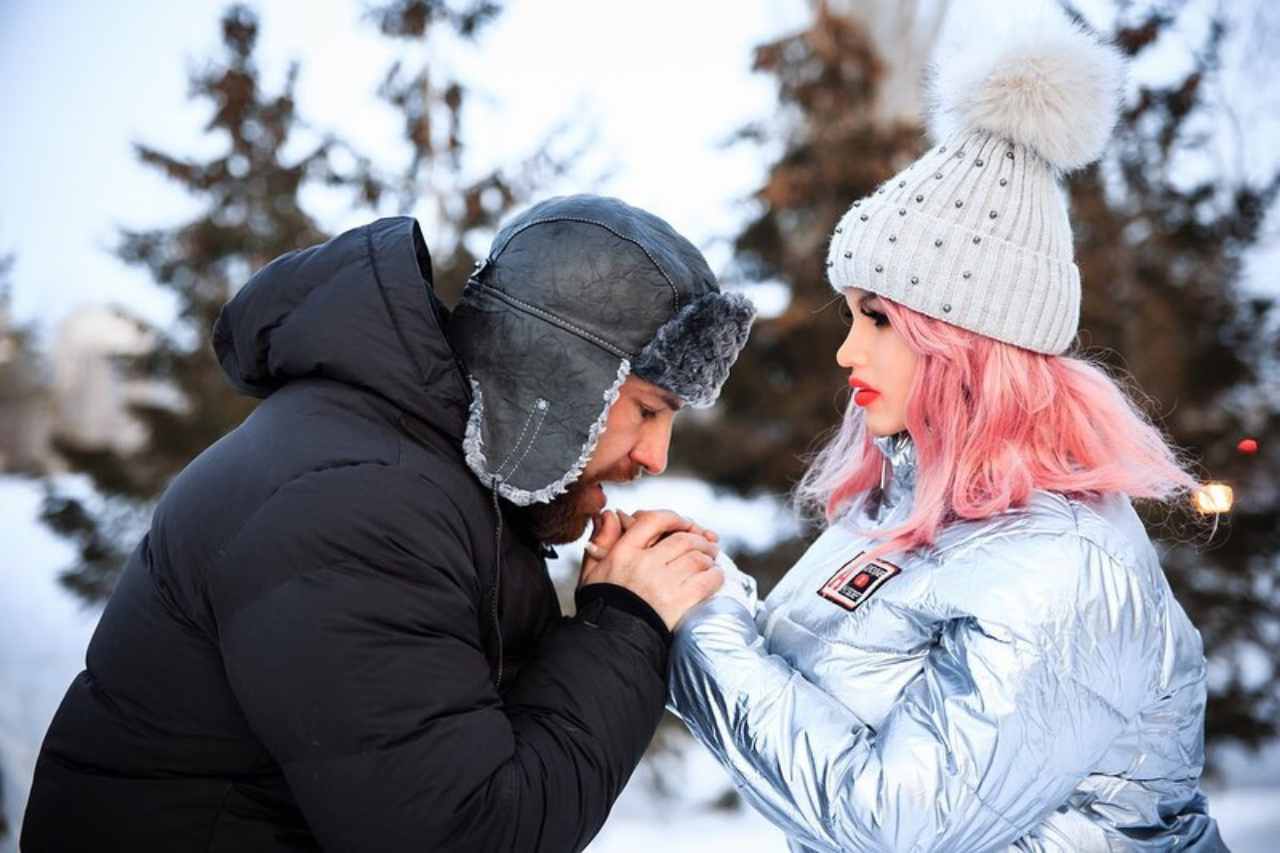 Hombre que se casó con muñeca inflable