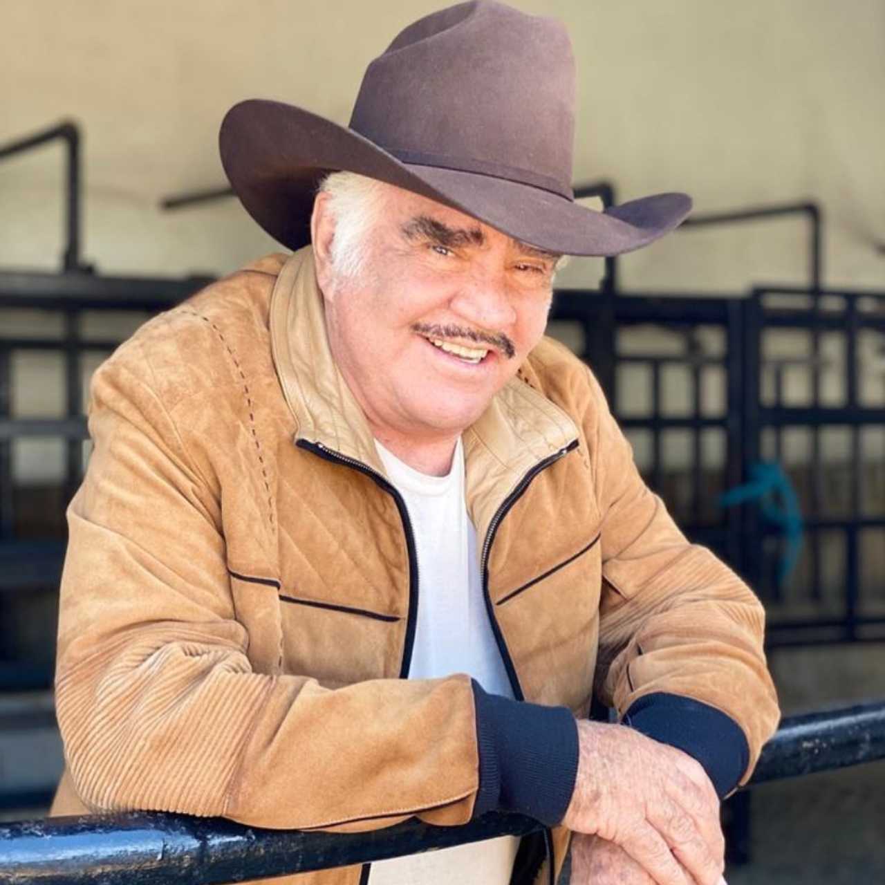 Vicente Fernández será sometido a una traqueotomía