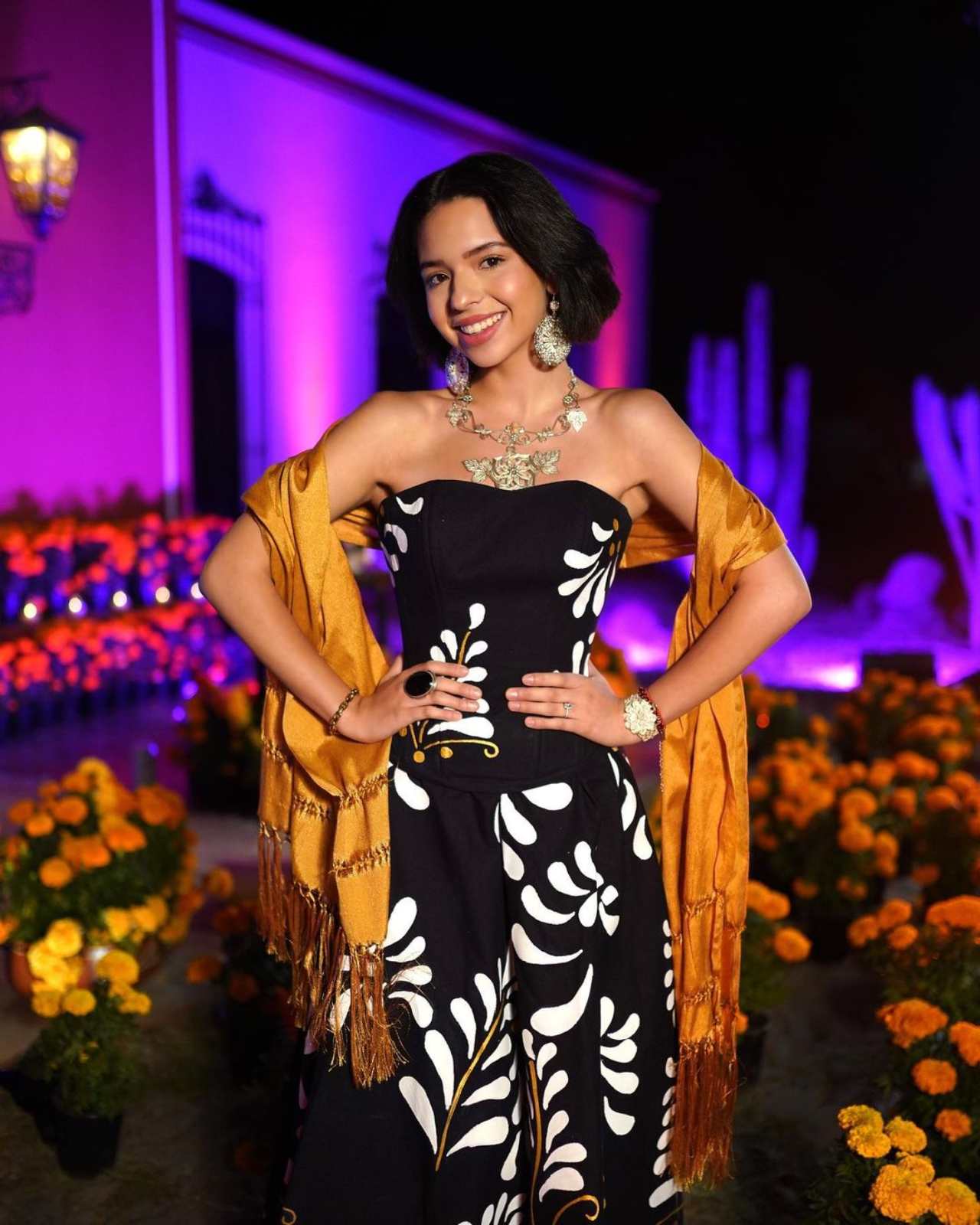 angela aguilar vestido formal casual
