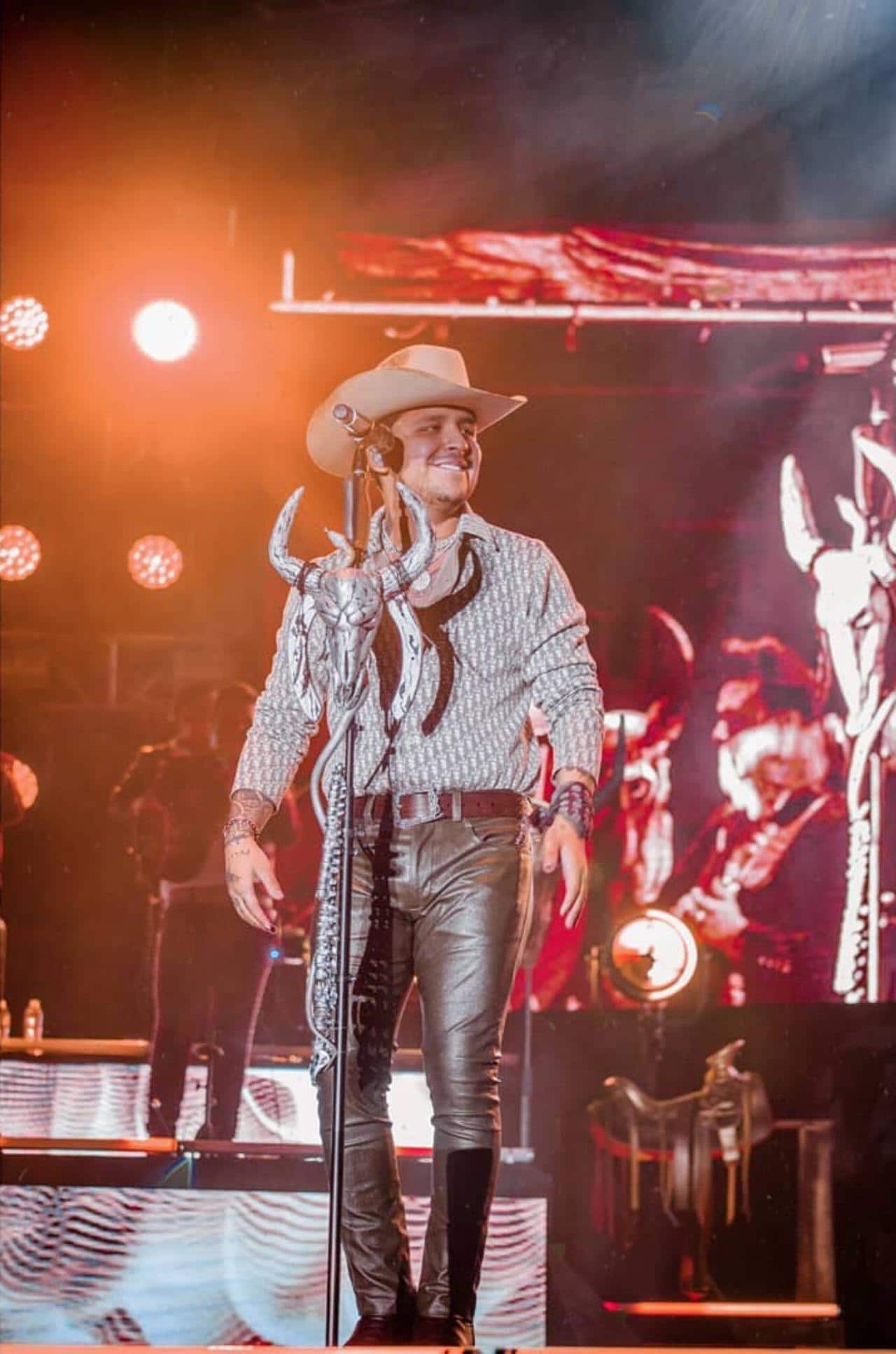 outfits christian nodal