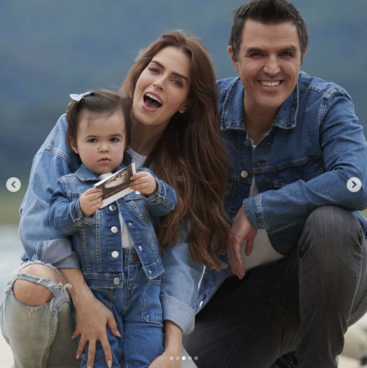 Claudia Álvarez espera mellizos