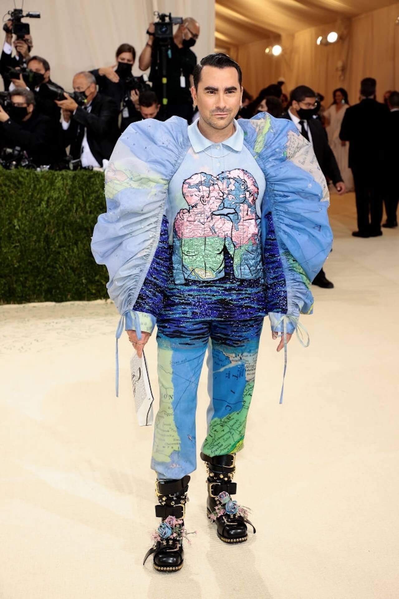 Dan Levy Met GALA 