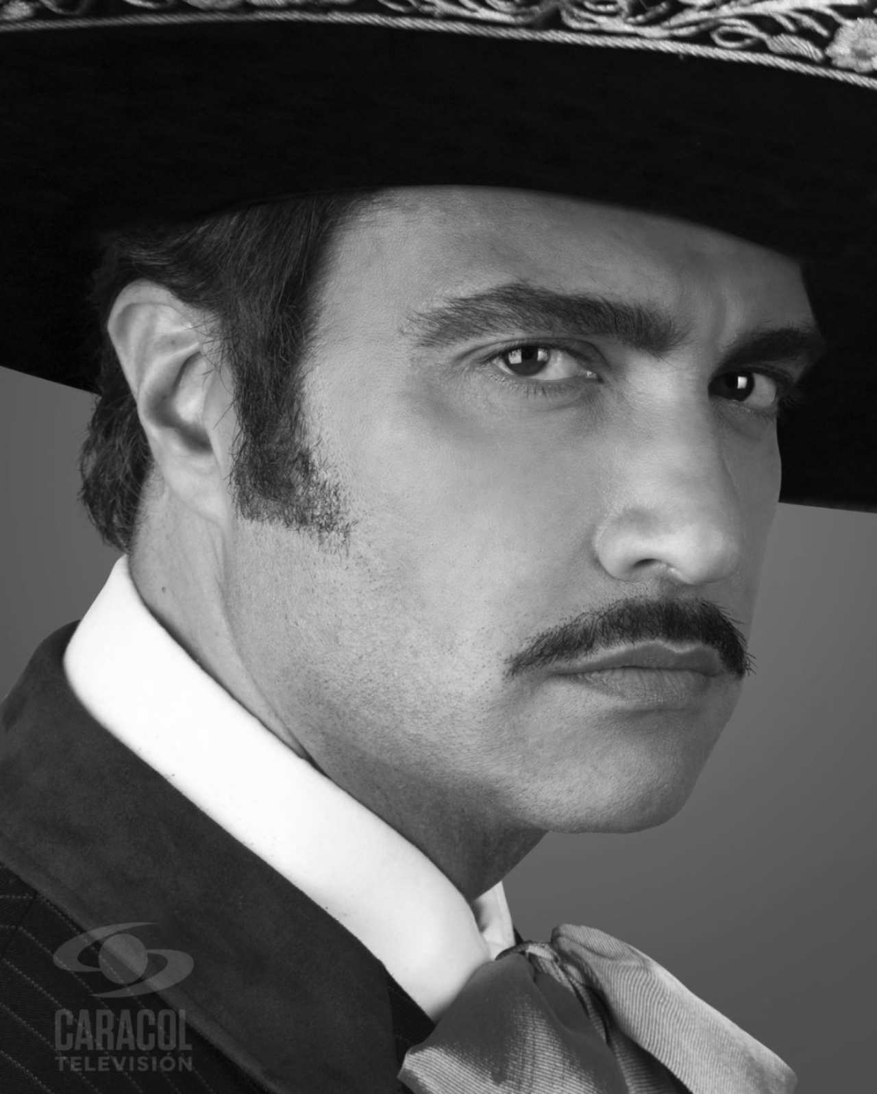 Jaime Camil así luce como Vicente Fernández