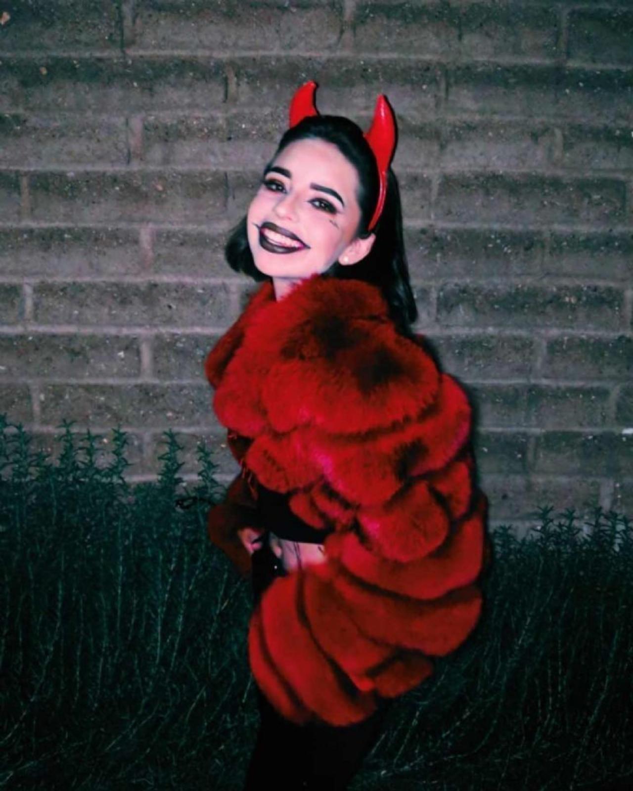 angela aguilar diablo disfraces para halloween