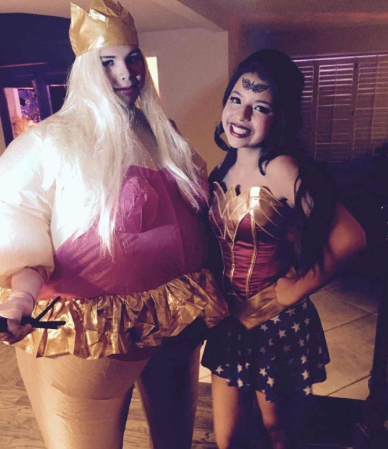 Mujer Maravilla Angela Aguilar disfraz Halloween