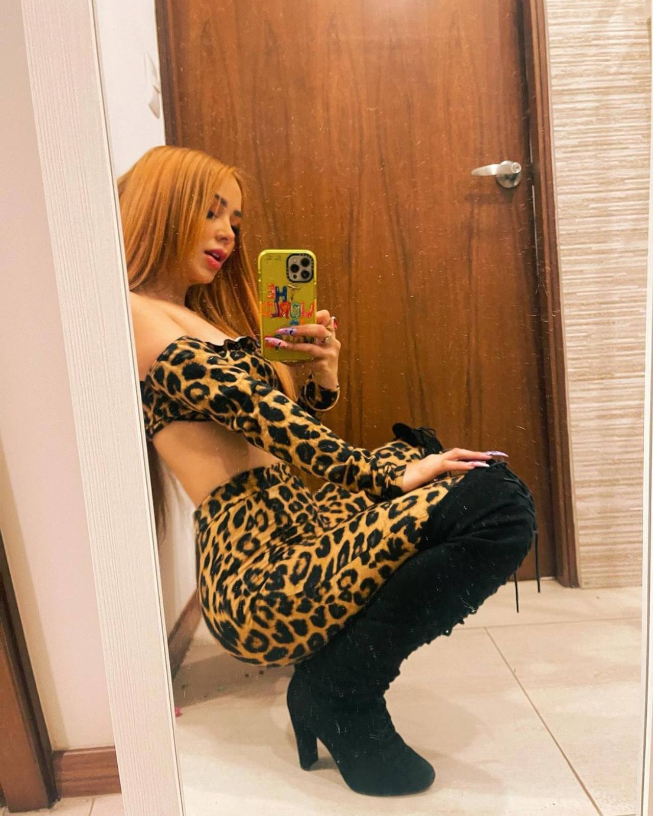 Caeli look leopardo encuentra Nodal Belinda