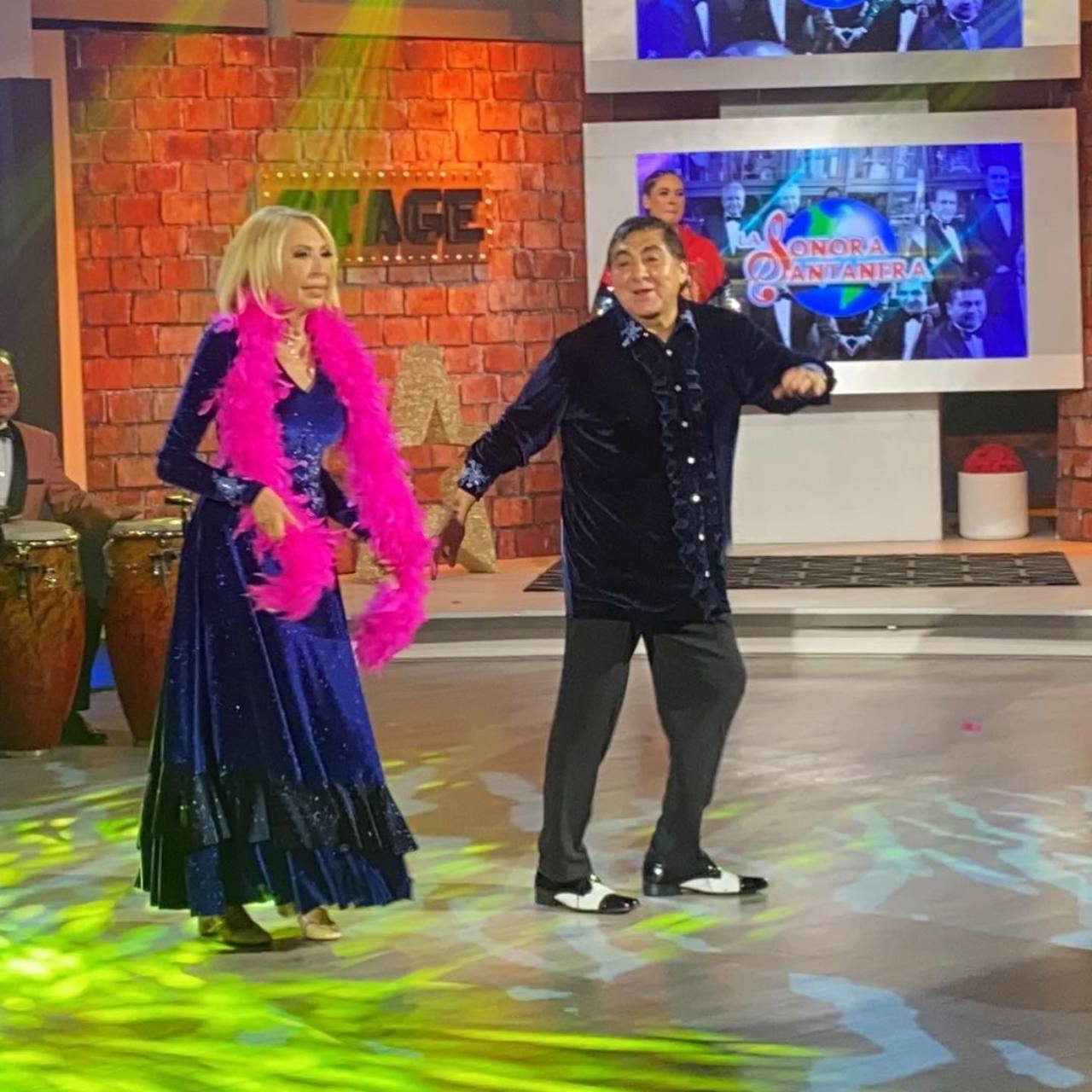 Carlos Bonavides cooperacha para Laura Bozzo