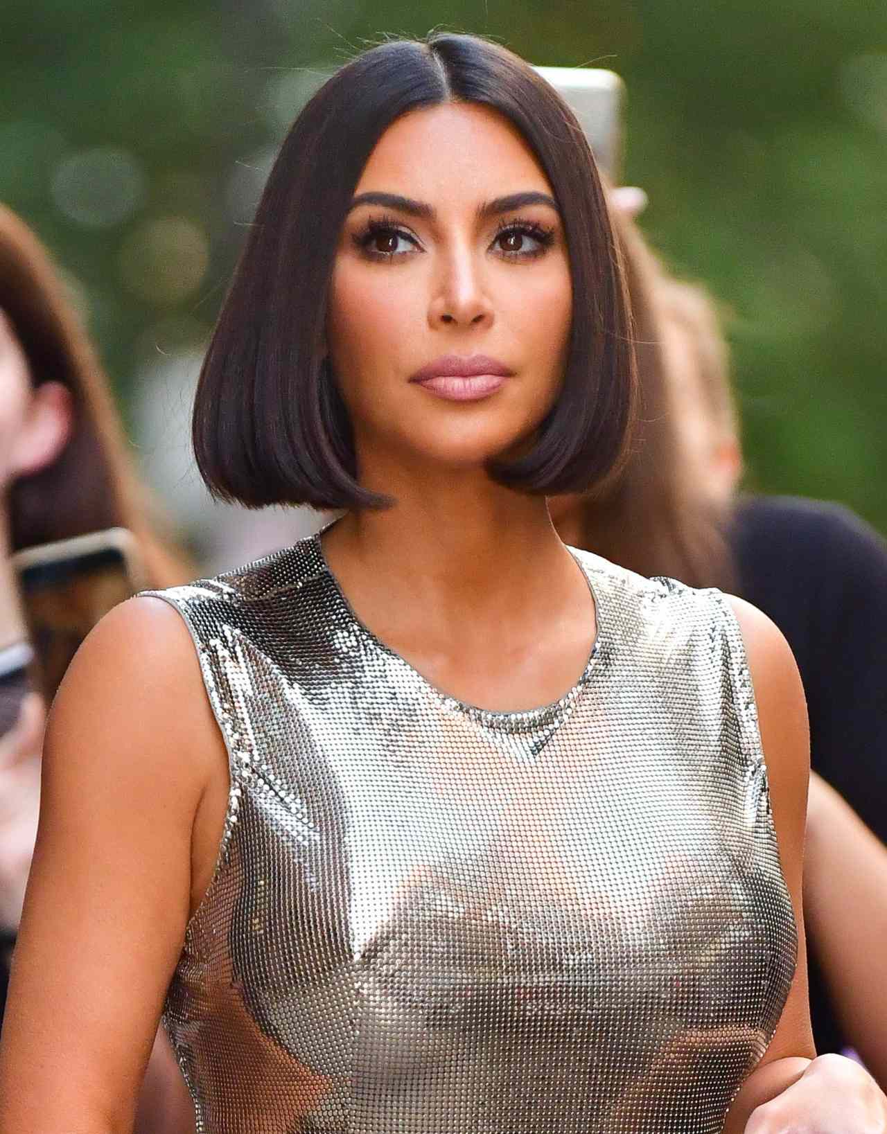 Kim Kardashian inspira look Angela Aguilar