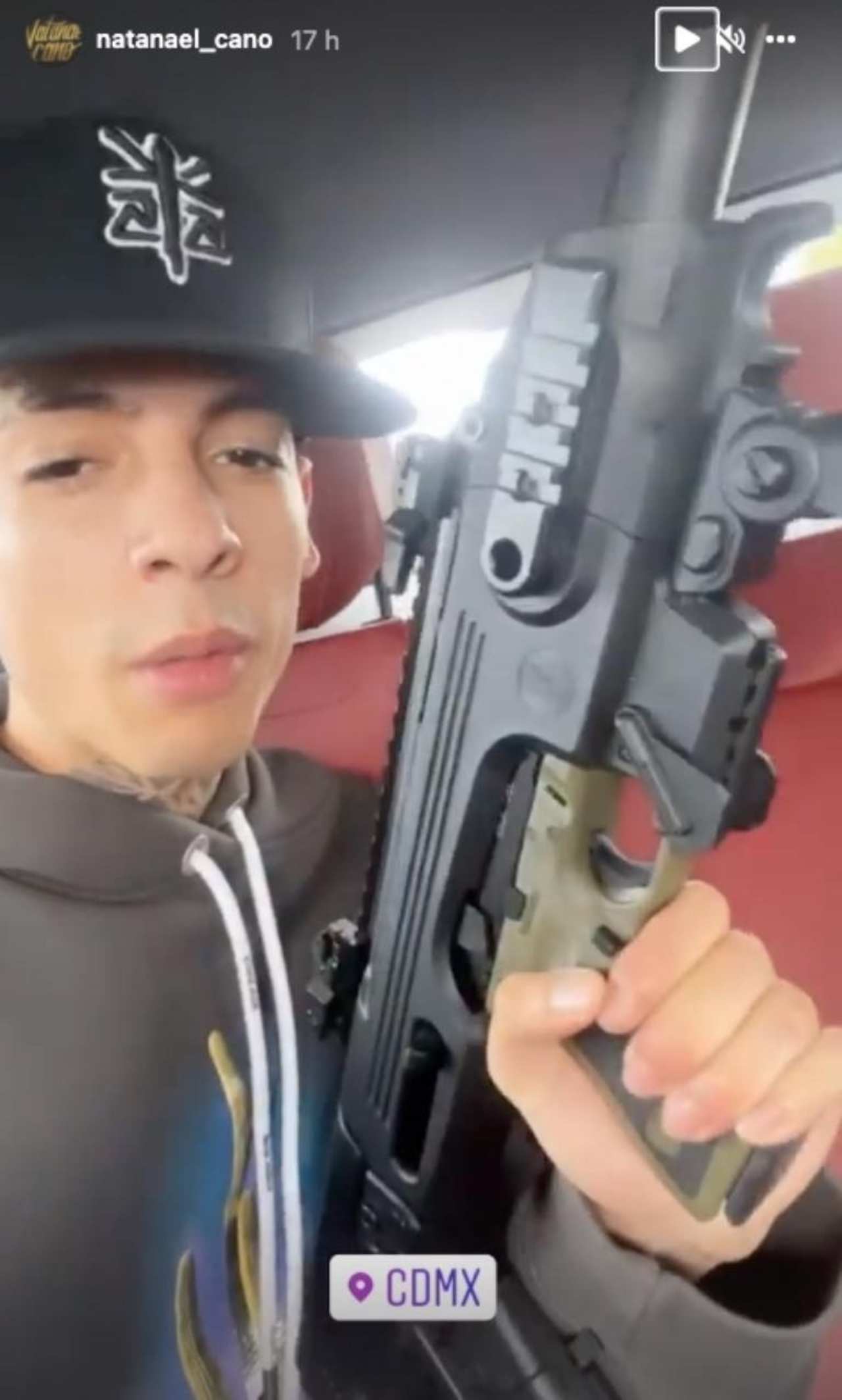 Natanael Cano rifle