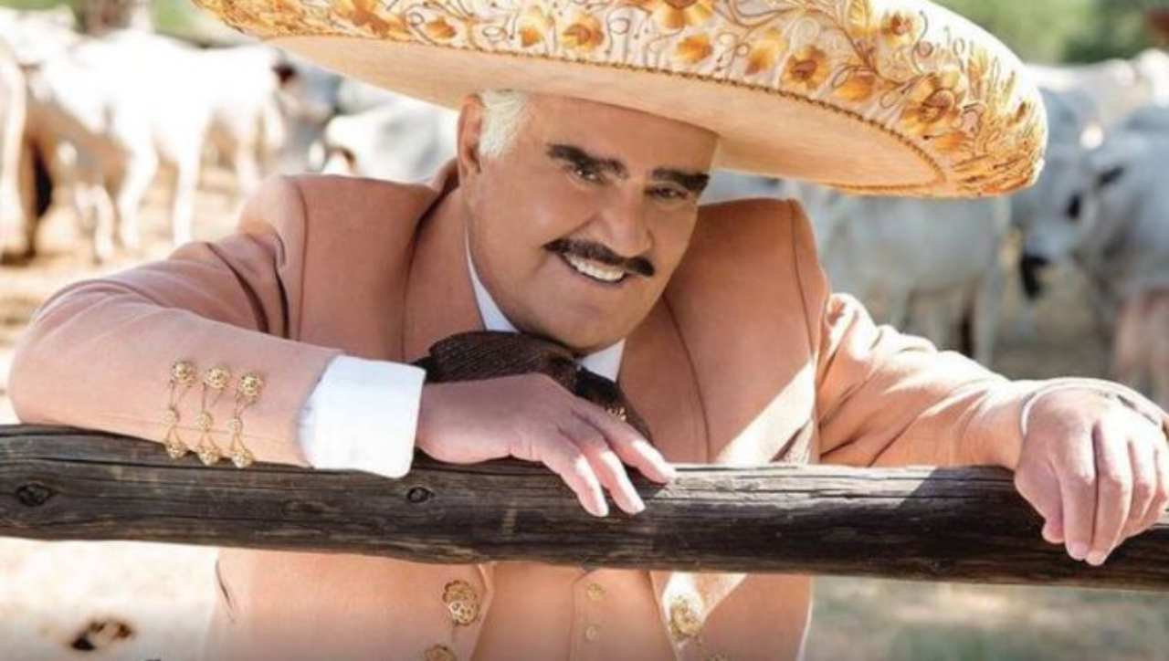 Vicente Fernández terapia intensiva salud hospital
